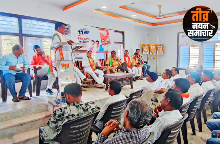 अलीराजपुर – भारतीय जनता पार्टी की कार्यशाला संपन्न , केबिनेट मंत्री नागर सिंह चौहान , जिला अध्यक्ष मकु परवाल , प्रभारी शैलेश दूबे ने किया कार्यकर्ताओ को संबोधित ।