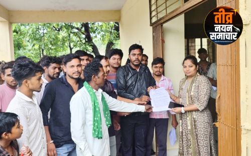 अलीराजपुर – जनजाति विकास मंच कट्ठीवाड़ा द्वारा देवास मे आदिवासी परिवारो की मकान तोड़ने को लेकर , राजयपाल एवं मुख्यमंत्री के नाम से तहसीलदार को ज्ञापन सौपा ।