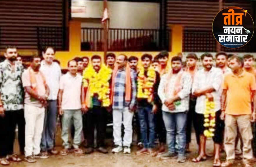 अलीराजपुर – कट्टीवाडा के ग्राम बड़ा खेड़ा के सरपंच प्रवीण तोमर उनके साथियो के साथ कांग्रेस छोड़ भाजपा मे हुए शामिल , भाजपा के कद्दावर नेता भदू पचाया के नेतृत्व मे सदस्यता की ग्रहण ।
