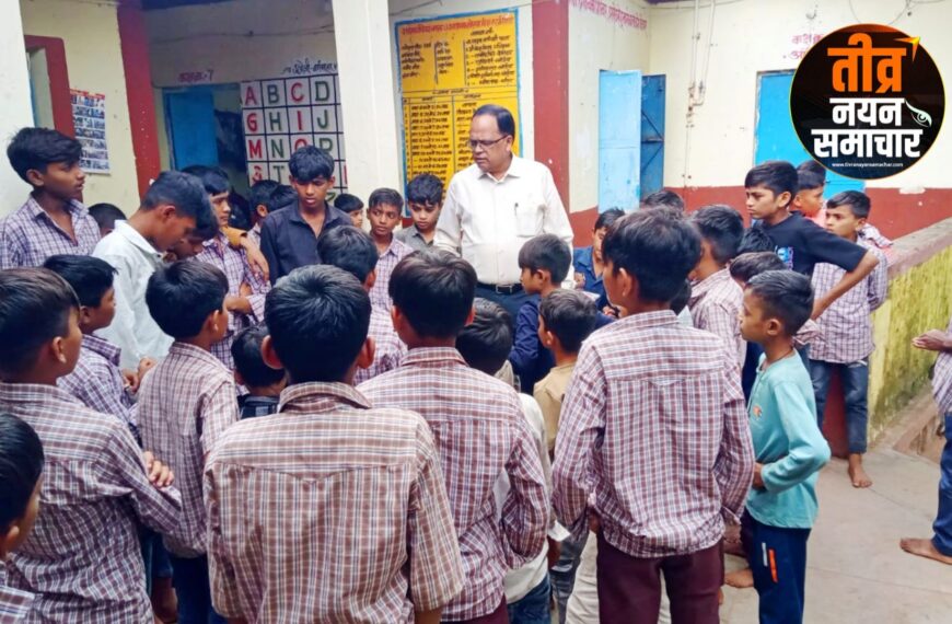 अलीराजपुर – एसडीएम तपीश पांडे ने बालक आश्रम , स्कुल एवं आंगनवाड़ी केंद्र का किया ओचक निरिक्षण , आश्रम प्रबंधक को हटाने की तैयारी , स्कुल प्रिंसिपल को फटकारा , कई जवाबदारों को नोटिस थमाए ।