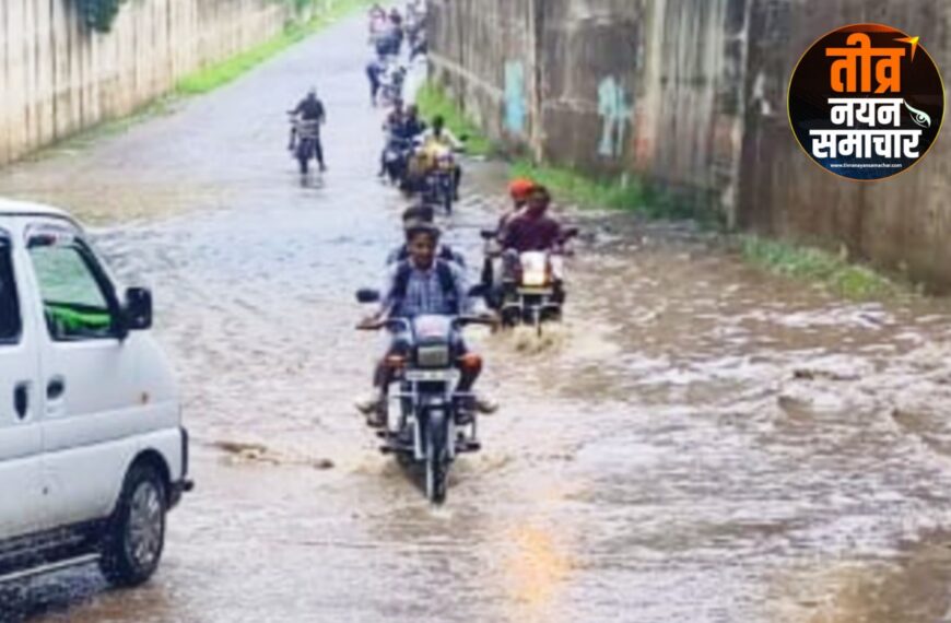 अलीराजपुर – उमराली रोड पर स्थित रेल्वे ओवर ब्रिज में रुकता पानी , परेशान होती जनता , स्थाई समाधान निकालने मे नाकाम जवाबदार ।