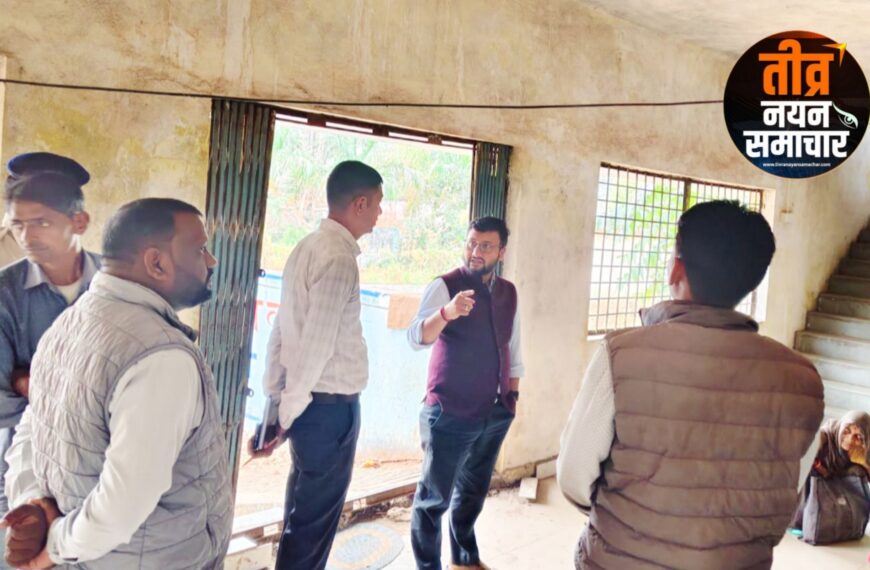 आलीराजपुर – जोबट एसडीएम वीरेंद्र सिंह बघेल ने उदयगढ़ लोकसेवा केंद्र का किया निरिक्षण , लापरवाही पाए जाने पर थमाया नोटिस ।