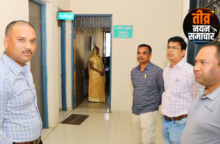 झाबुआ – कलेक्टर योगेश भरसट अचानक पहुँचे कृषि उपज मंडी , किया निरीक्षण , दिए आवश्यक निर्देश ।