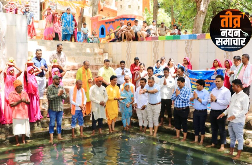 झाबुआ – कलेक्टर भरसट एवं एसपी पाटीदार ने किया श्रमदान , जल गंगा संवर्धन अभियान अंतर्गत गंगा दशहरा के अवसर पर जिला स्तरीय कार्यक्रम का हुआ आयोजित ।