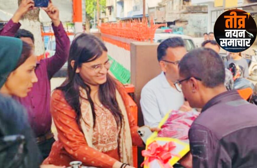 आलीराजपुर – एसडीएम दीपिका पाटीदार ने किया स्वागत , मुख्यमंत्री द्वारा इंदौर से रवाना “आज़ाद युवा मोटर बाइक रैली” पहुँची अमर शहीद चन्द्रशेखर आज़ाद की जन्मस्थली ।