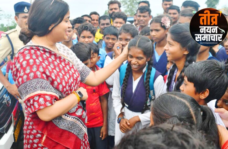 सिवनी – कलेक्टर नेहा मीना ने बाढ़ प्रभावित क्षेत्रों का किया निरीक्षण , राहत एवं बचाव व्यवस्थाओं का लिया जायजा , राहत शिविर एवं संचार व्यवस्था को सुदृढ़ रखने के दिए निर्देश ।