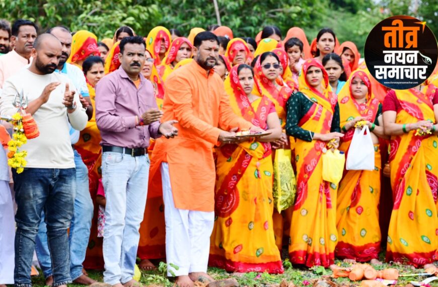 आलीराजपुर – समाजिक समरसता कावड़ यात्रा का भव्य आयोजन , माँ नर्मदा तट से जल भरकर वालपुर शिव मंदिर पहुँचे कावड़िये ।