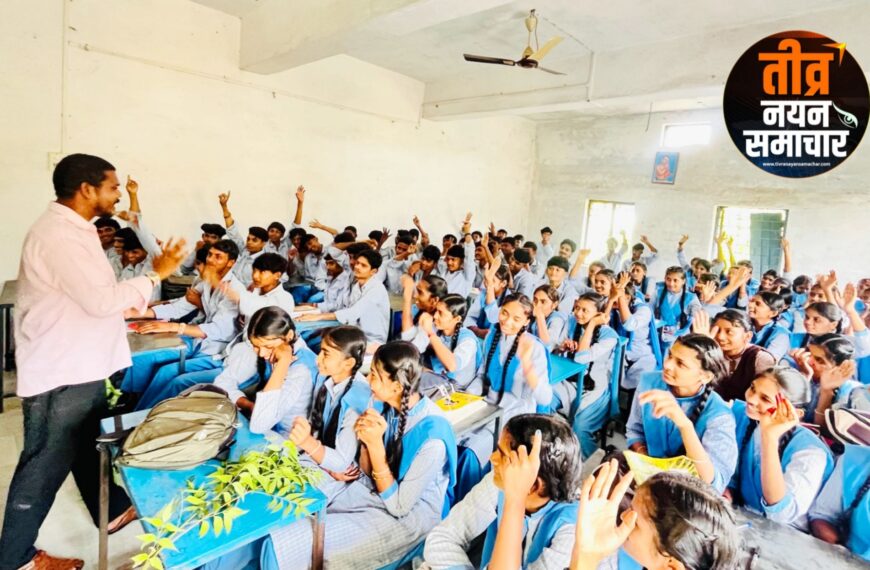 आलीराजपुर – सामाजिक कार्यकर्ता कादू सिंह डूडवे का सिकलसेल , रक्तदान एवं देसी भाजी को लेकर जागरूकता अभियान जारी , आज 200 से अधिक छात्र छात्राओं के बिच पहुंचकर दी जानकारी ।